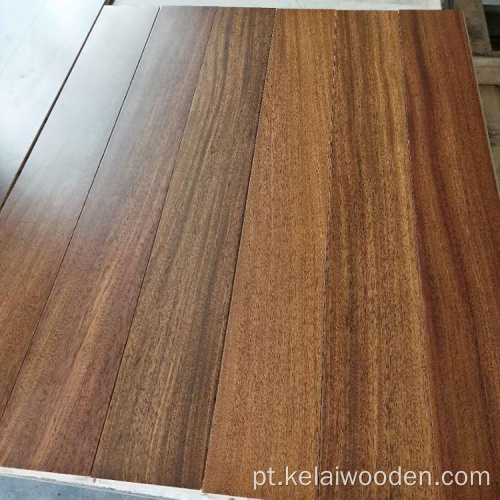 Pisos em madeira Herringbonestyle Iroko fio escovado em parquet